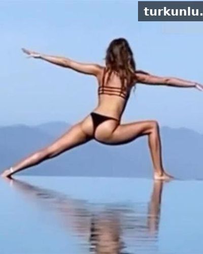 Eliz Sakucoglu In A Sexy Bikini