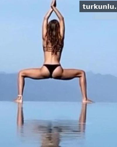 Eliz Sakucoglu In A Sexy Bikini