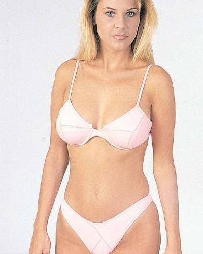 Emine Ün seksi ifşa fotoğrafı 2
