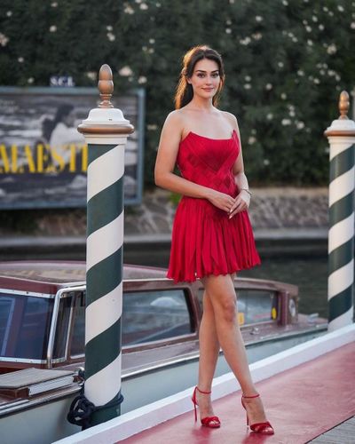 Esra Bilgiç seksi ifşa fotoğrafı 85491