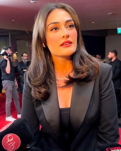 Esra Bilgiç seksi ifşa fotoğrafı 85405