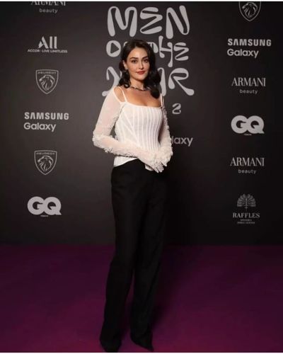 Esra Bilgiç seksi ifşa fotoğrafı 85401