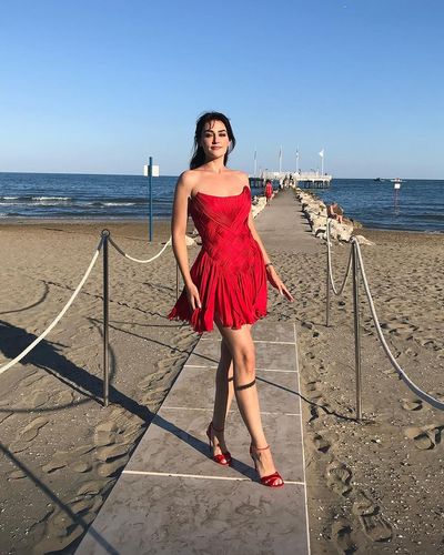 Esra Bilgiç seksi ifşa fotoğrafı 85397