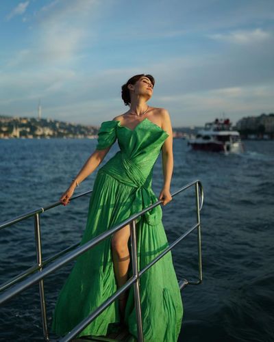 Esra Bilgiç seksi ifşa fotoğrafı 85332
