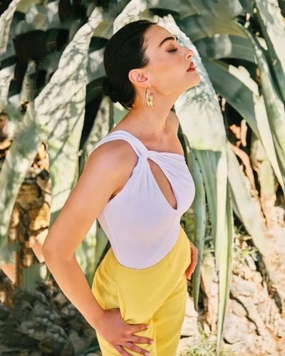 Esra Bilgiç seksi ifşa fotoğrafı 85311