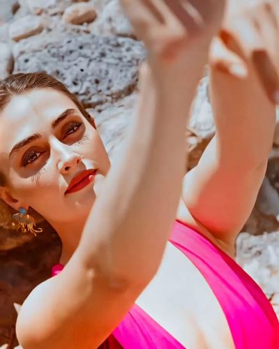 Esra Bilgiç seksi ifşa fotoğrafı 85243