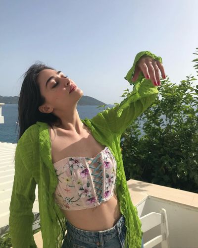 Esra Bilgiç seksi ifşa fotoğrafı 85234