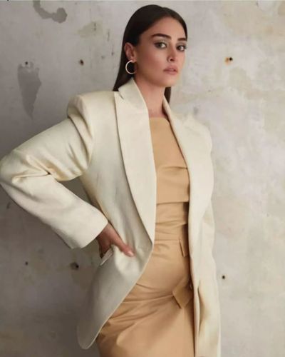 Esra Bilgiç seksi ifşa fotoğrafı 85214