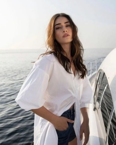 Esra Bilgiç seksi ifşa fotoğrafı 85195