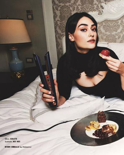 Esra Bilgiç seksi ifşa fotoğrafı 85151