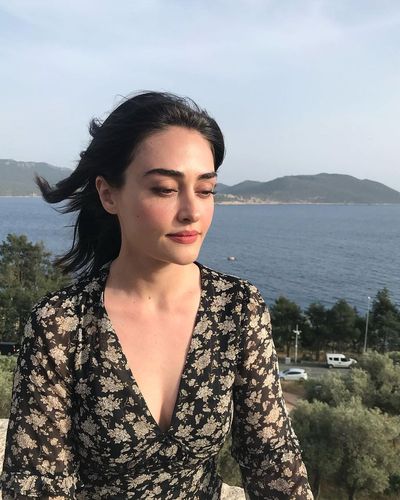 Esra Bilgiç seksi ifşa fotoğrafı 85149