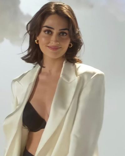 Esra Bilgiç seksi ifşa fotoğrafı 85143