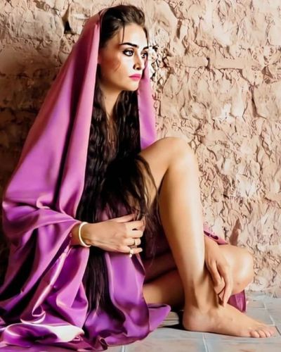 Esra Bilgiç seksi ifşa fotoğrafı 85109
