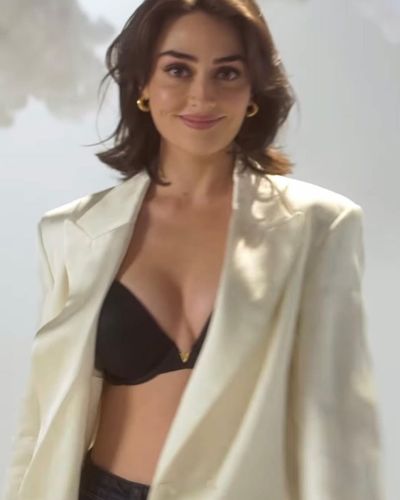 Esra Bilgiç seksi ifşa fotoğrafı 85106