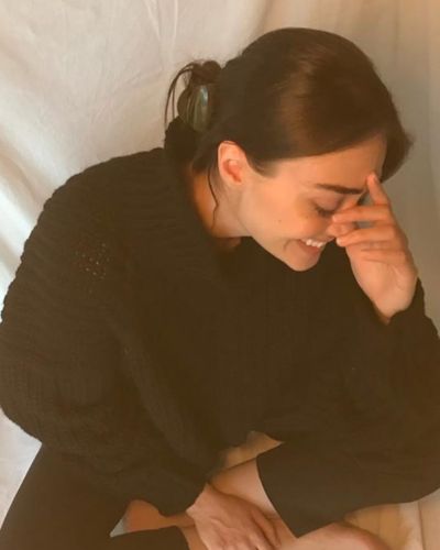 Esra Bilgiç seksi ifşa fotoğrafı 85102