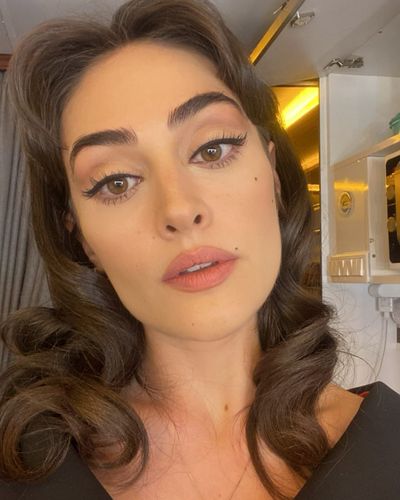 Esra Bilgiç seksi ifşa fotoğrafı 85100