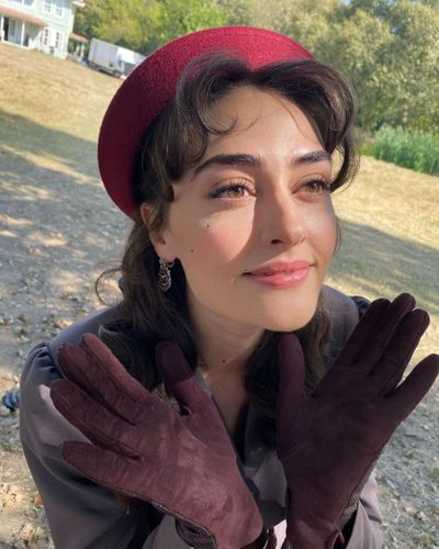 Esra Bilgiç seksi ifşa fotoğrafı 85084