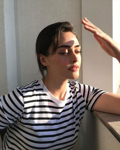 Esra Bilgiç seksi ifşa fotoğrafı 85059