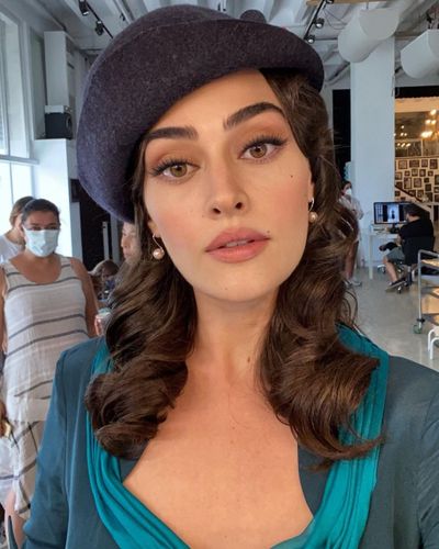 Esra Bilgiç seksi ifşa fotoğrafı 85048