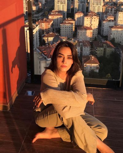 Esra Bilgiç seksi ifşa fotoğrafı 85046