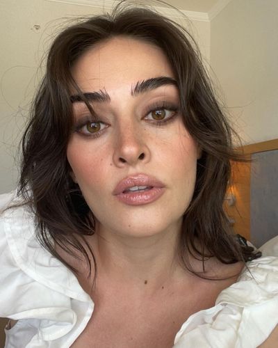 Esra Bilgiç seksi ifşa fotoğrafı 85036