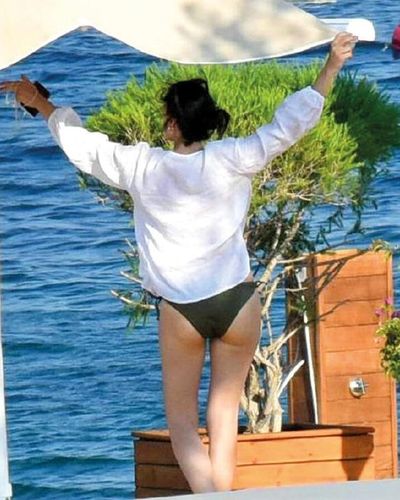 Esra Bilgiç seksi ifşa fotoğrafı 85007