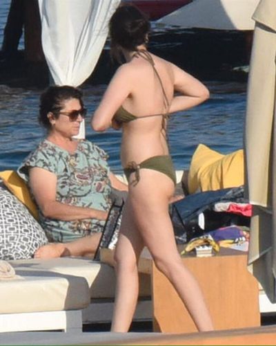Esra Bilgiç seksi ifşa fotoğrafı 85004