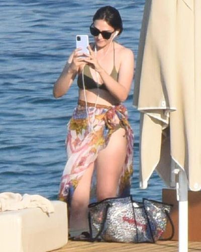 Esra Bilgiç seksi ifşa fotoğrafı 85003