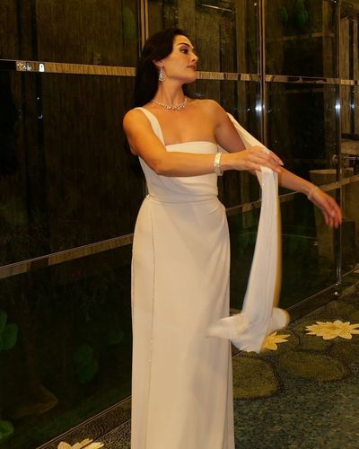 Esra Bilgiç seksi ifşa fotoğrafı 841