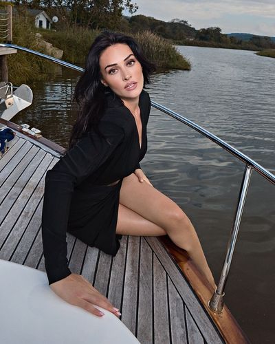 Esra Bilgiç seksi ifşa fotoğrafı 842