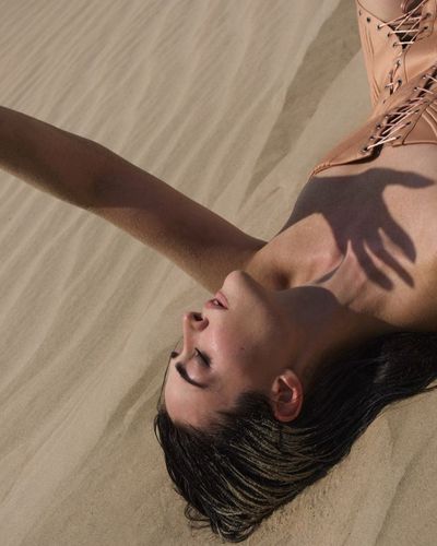 Esra Bilgiç seksi ifşa fotoğrafı 846