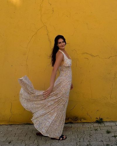 Esra Bilgiç seksi ifşa fotoğrafı 853