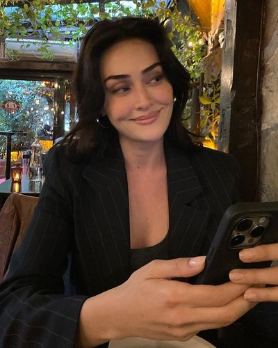 Esra Bilgiç seksi ifşa fotoğrafı 856