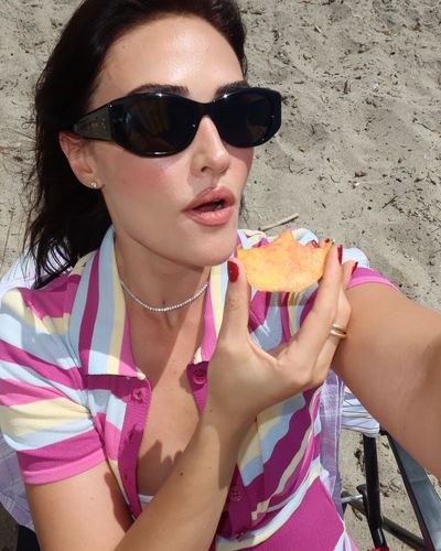 Esra Bilgiç seksi ifşa fotoğrafı 873
