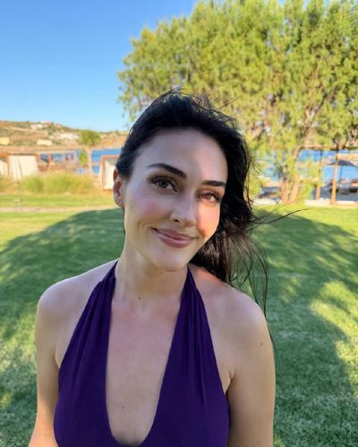 Esra Bilgiç seksi ifşa fotoğrafı 882