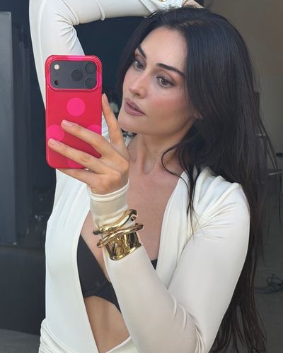 Esra Bilgiç seksi ifşa fotoğrafı 885