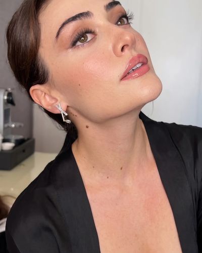 Esra Bilgiç seksi ifşa fotoğrafı 889