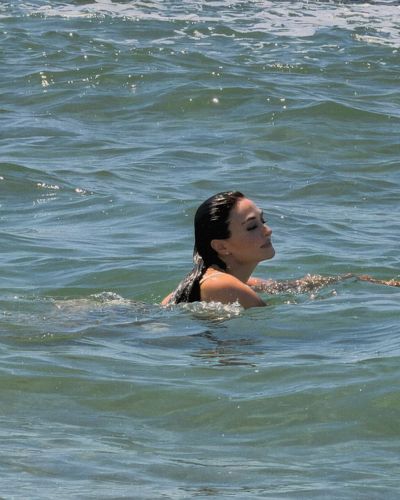 Esra Bilgiç seksi ifşa fotoğrafı 890
