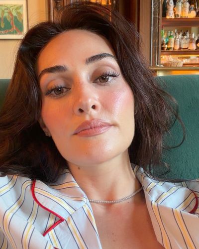 Esra Bilgiç seksi ifşa fotoğrafı 459
