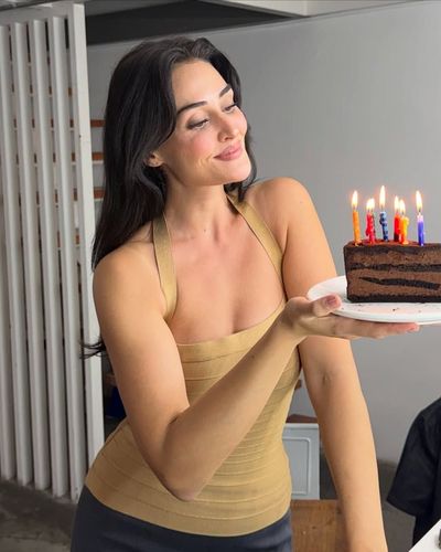Esra Bilgiç seksi ifşa fotoğrafı 629