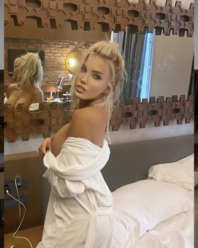 Esra Ersoy seksi ifşa fotoğrafı 4