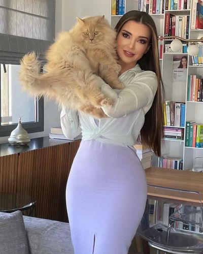 Esra Ezmeci seksi ifşa fotoğrafı 13
