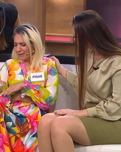 Esra Ezmeci seksi ifşa fotoğrafı 18