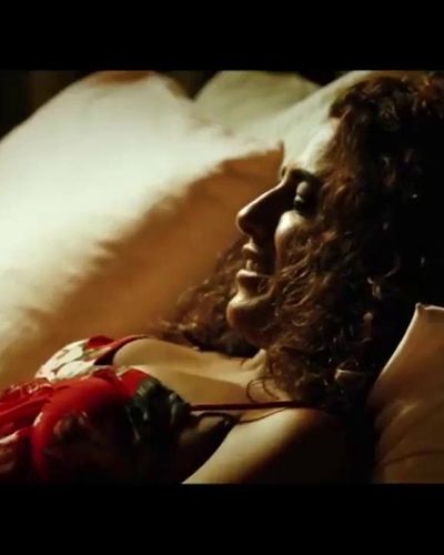 Ezgi Esma Kürklü seksi ifşa fotoğrafı 3 — Aman Reis Duymasın (2019)