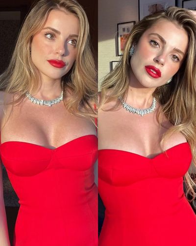 Ezgi Eyüboğlu seksi ifşa fotoğrafı 258