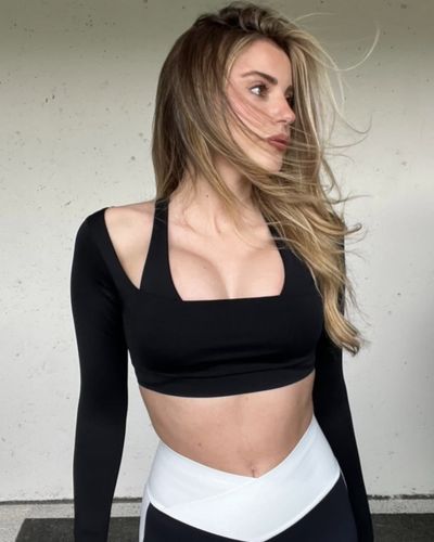 Ezgi Eyüboğlu seksi ifşa fotoğrafı 77