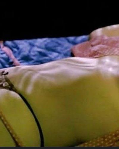 Ezgi Mola seksi ifşa fotoğrafı 29