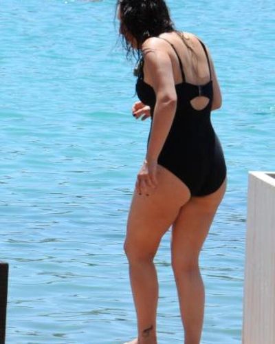 Ezgi Mola seksi ifşa fotoğrafı 30
