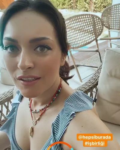 Ezgi Mola seksi ifşa fotoğrafı 34