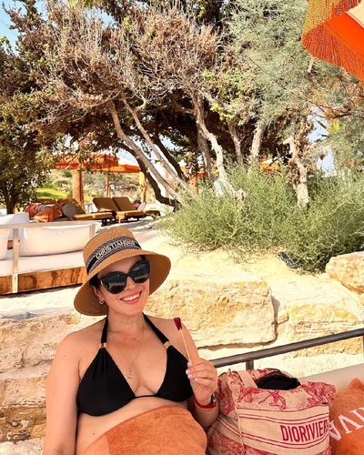 Ezgi Mola seksi ifşa fotoğrafı 43